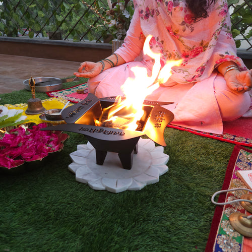Gayatri Mantra Havan Kund
